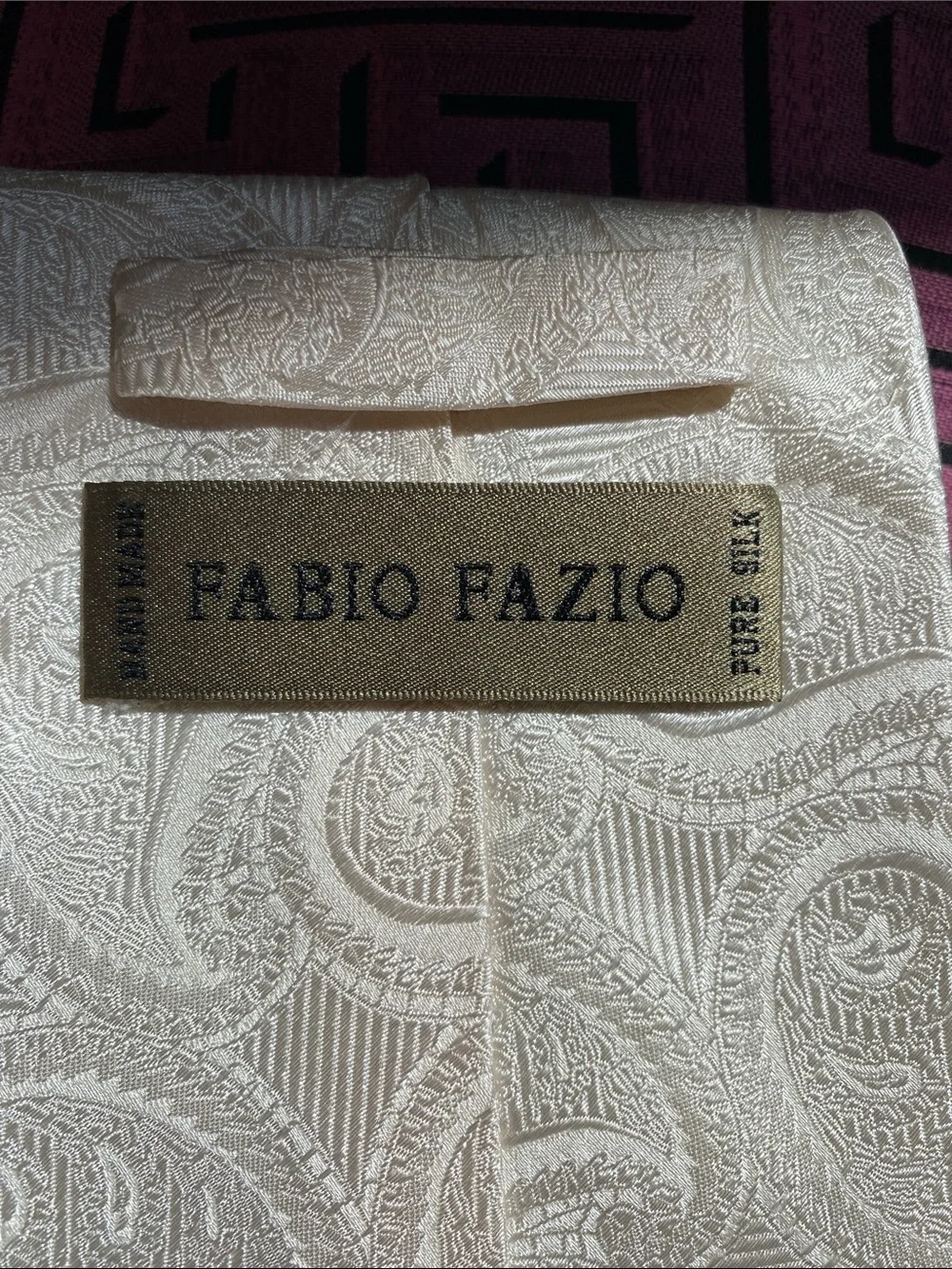 💯 Silk Hand Made In Italy 🇮🇹 Creamy Textured Shimmer Paisley Luxury Tie